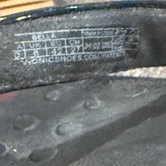 Vionic Black Sandals Sleek Comfortable Design - Picture 5 of 5